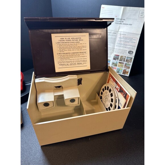 Vintage View-Master Lot – 4 Viewers, Case & Reels - Picture 6 of 9